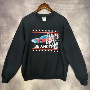 NASCAR Racing Sweatshirt Mens Medium Black Crewneck 43‎ Stock Car Graphic Gildan